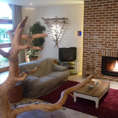 Hébergement de vacances Modern Holiday In With Forest Nearby Houyet