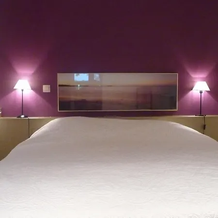 Modern Holiday In With Forest Nearby Hébergement de vacances Houyet