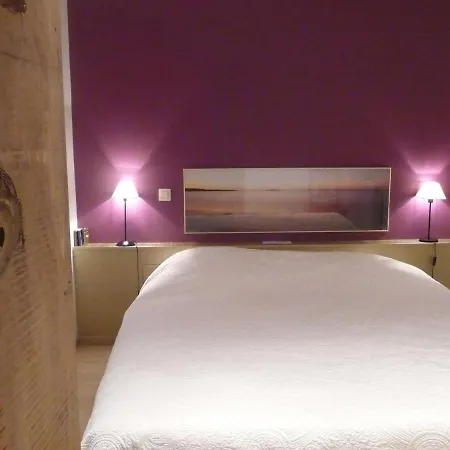 Hébergement de vacances Modern Holiday In With Forest Nearby *